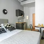 Bright, Air-Conditioned Studio In Paris 17